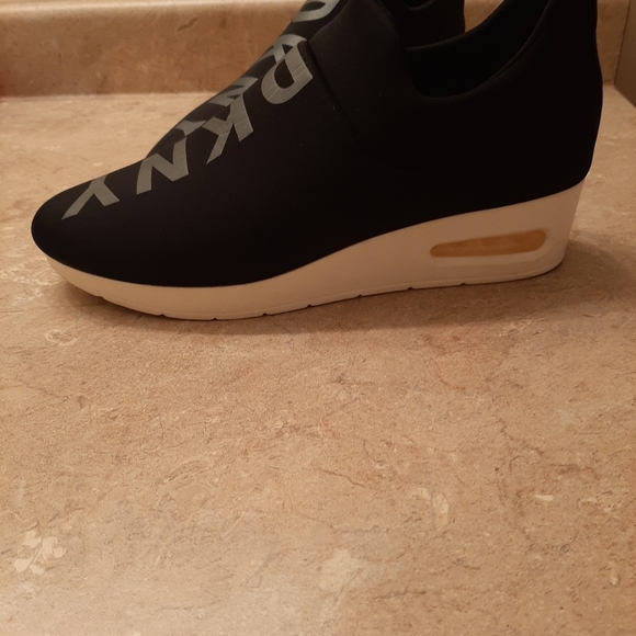 DKNY Slip-on Sneakers - Picture 3 of 4